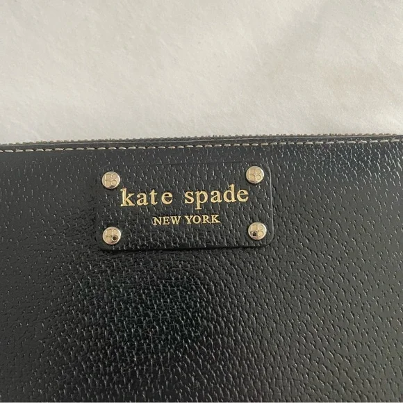 Kate Spade Wallet - Picture 2 of 9